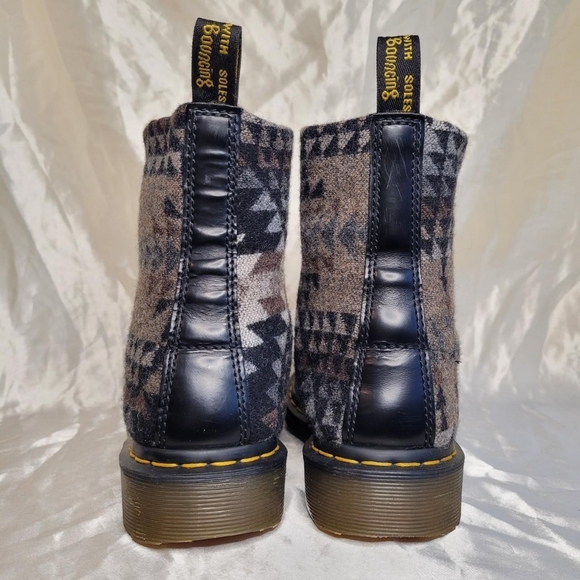 Dr. Martens 1460 Pendleton black/brown leather & wool paneled boots - Picture 5 of 8
